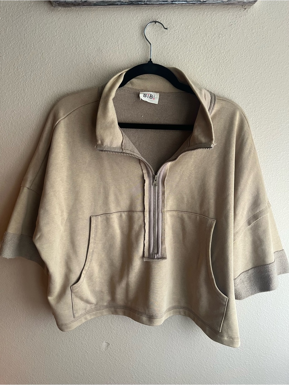 BiBi Neutral Beige Cropped Half‑Zip Sweatshirt